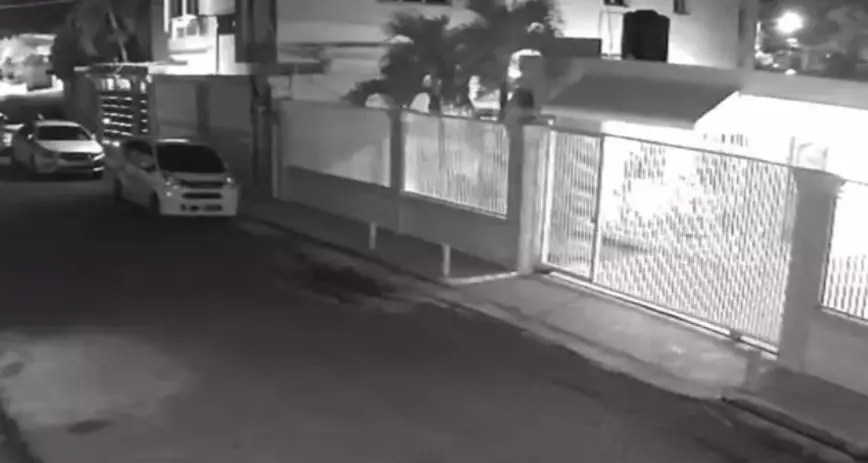 Momento en que teniente le quita la vida a su pareja y suegra en La Vega