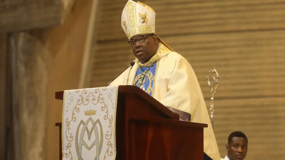 Obispo Castro Marte denuncia doble moral en tema migratorio