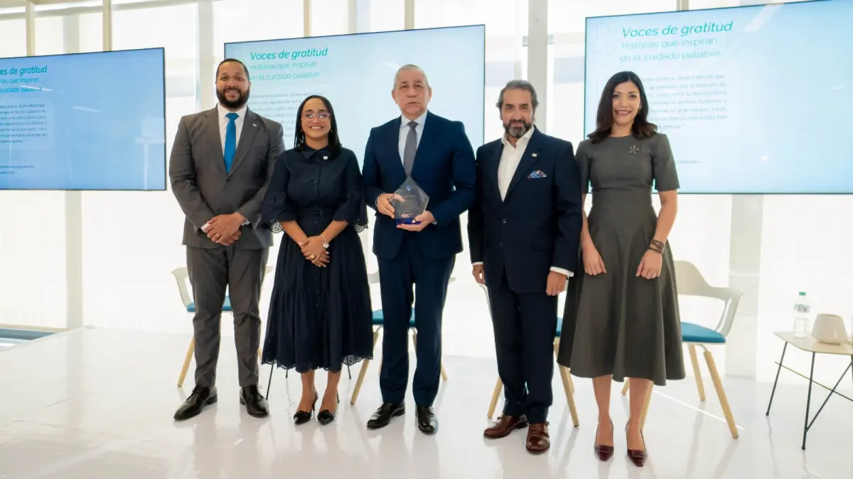 Plaza de la Salud recibe reconocimiento de ARS Primera