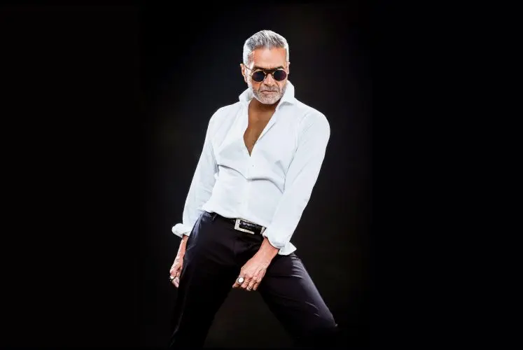 Wilkins El Divino Rockmántico llega a reencontrarse con fanaticada dominicana