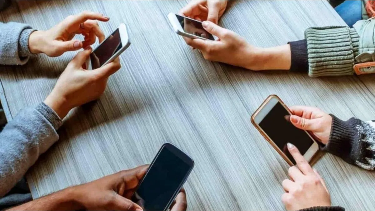 En Querétaro, México, prohíben el uso de celulares en las escuelas