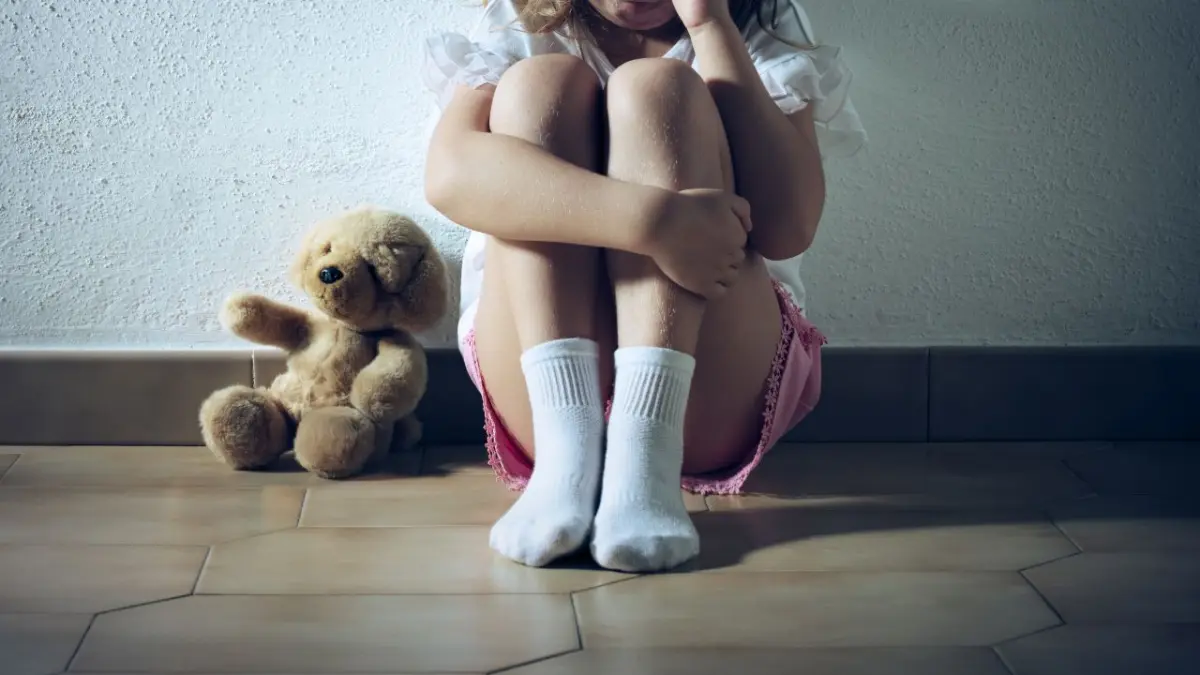 20 años de prisión para hombre que violó y embarazó a su hijastra de 11 años