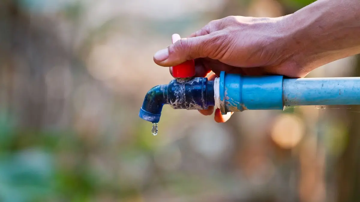 Reusando el agua subsisten en Herrera ante escasez del líquido