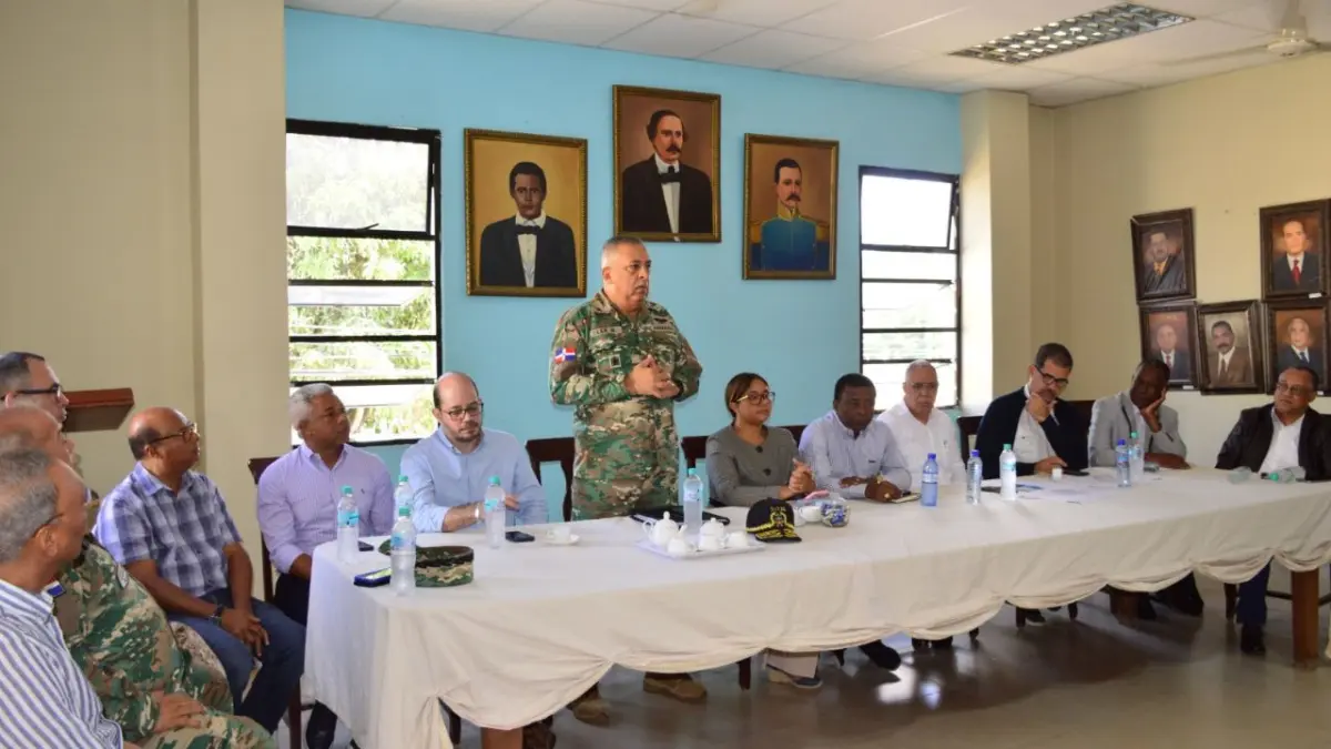 Autoridades y sectores comerciales socializan para construcción mercado binacional en la frontera