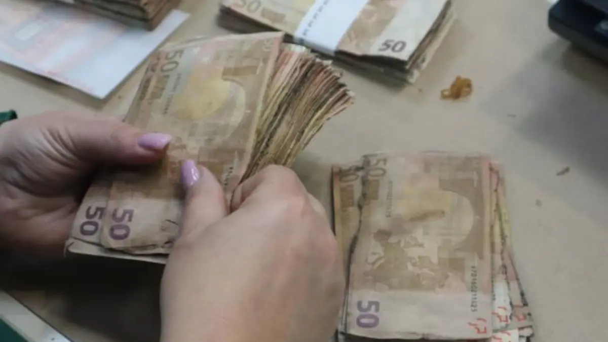 Enterrar dinero, la práctica que estropea millones de euros en Portugal