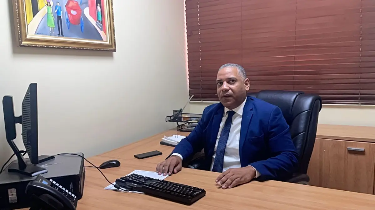 Diputado Carlos Gil renuncia al PLD