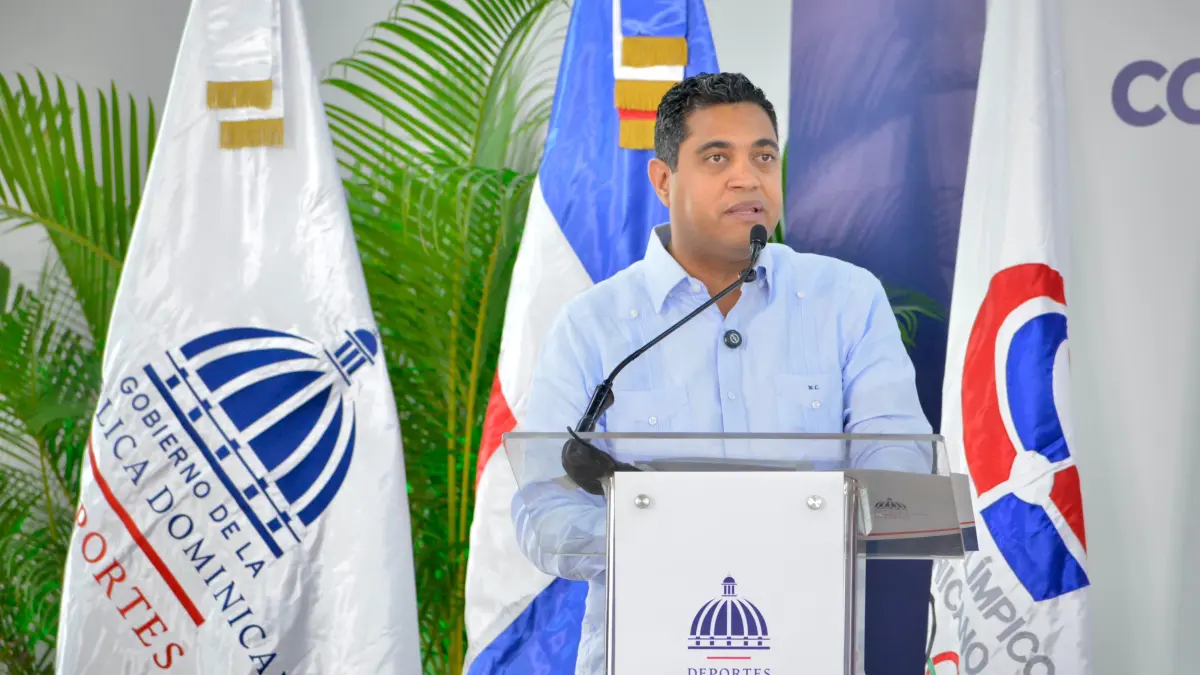 Ministro Kelvin Cruz aumenta salarios a atletas del PARNI