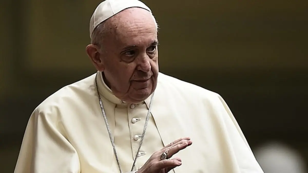 El papa Francisco tuvo una noche tranquila, pero sigue bajo observación médica