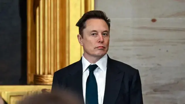 Musk defiende la guerra contra la burocracia federal: Hay que eliminar agencias enteras