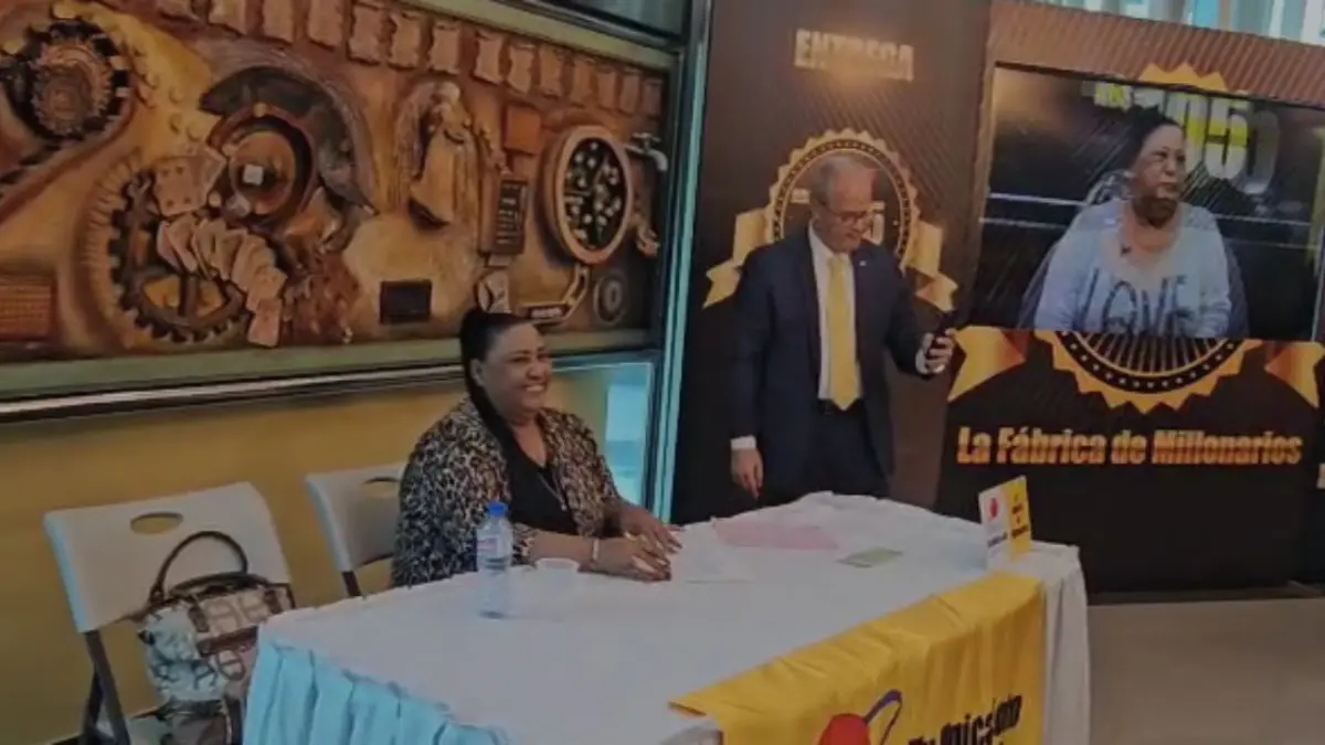 LEIDSA entrega premio de 105 millones a ganadora número 482