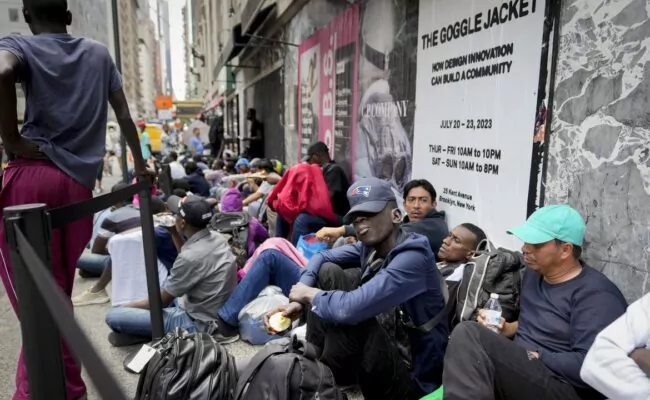 NY demanda al gobierno de EE.UU. por revocar fondos para el asilo de inmigrantes