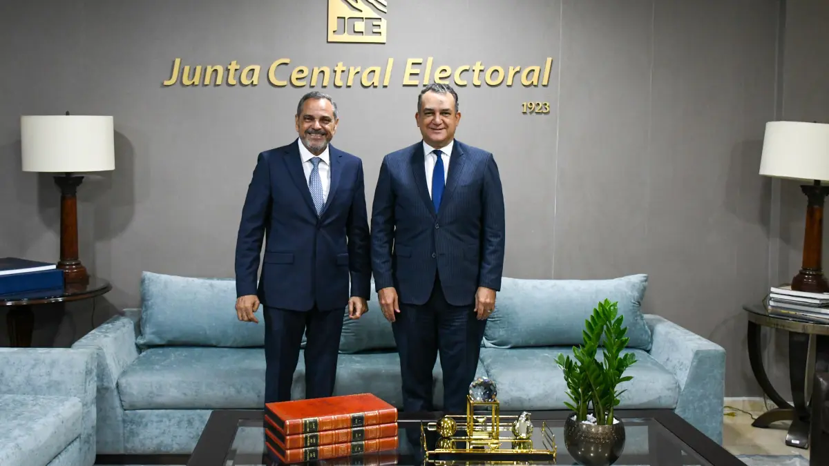 Junta Central y Comisionado del Béisbol buscan mejorar sistema de identidad de los peloteros