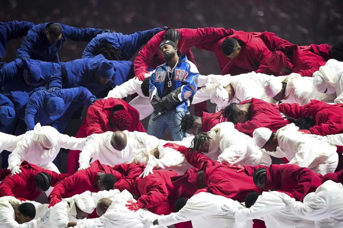 Así fue el espectáculo de Kendrick Lamar en el medio tiempo del Super Bowl