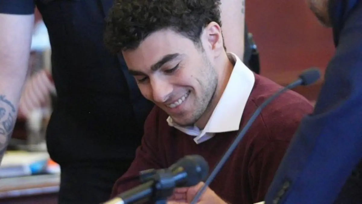 Fans de Luigi Mangione donan casi 300,000 dólares para su defensa por asesinato del CEO de UnitedHealthcare