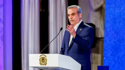 Abinader sobre legisladores que no presentaron declaración jurada de bienes: “Tienen que cumplir la ley sí o sí”