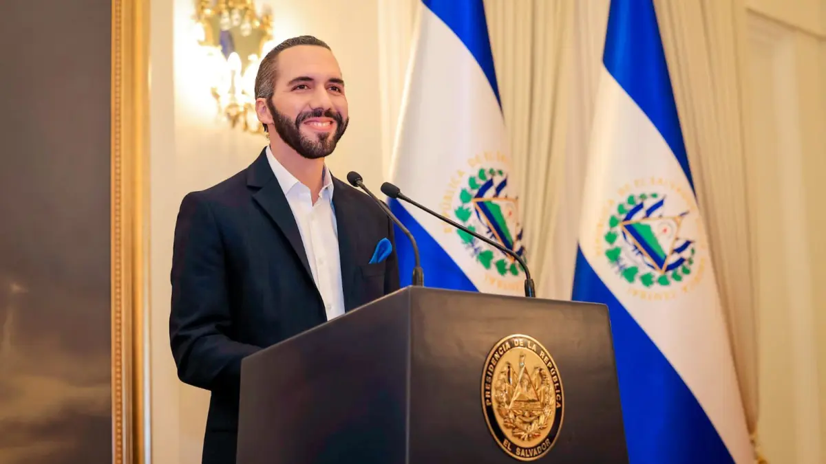 Bukele acepta recibir a migrantes que cometan crímenes en EEUU y a presos estadounidenses