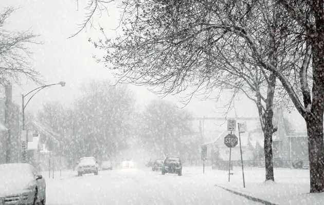 Fuerte tormenta de nieve afecta la ciudad Montreal en Canadá