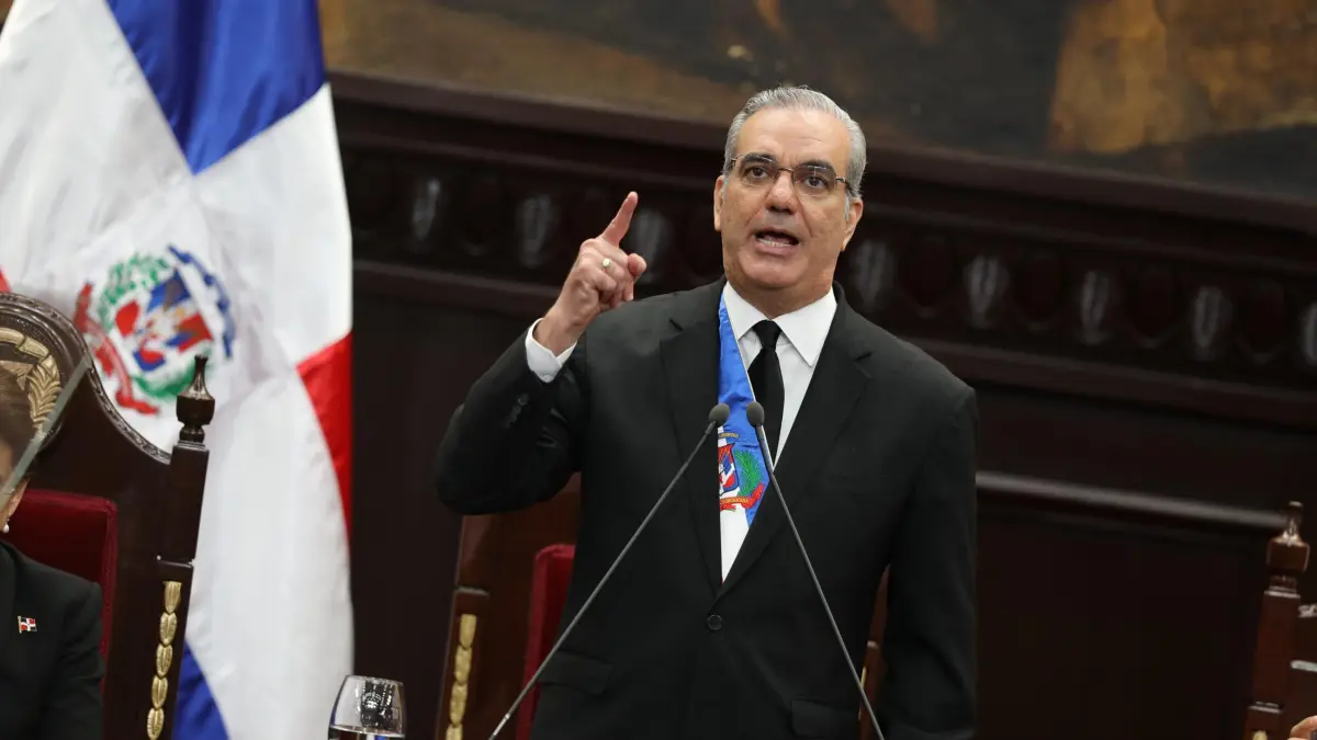 Análisis al discurso de Luis Abinader: entre las bandas haitianas terroristas, las tierras raras y un llamado al trabajo