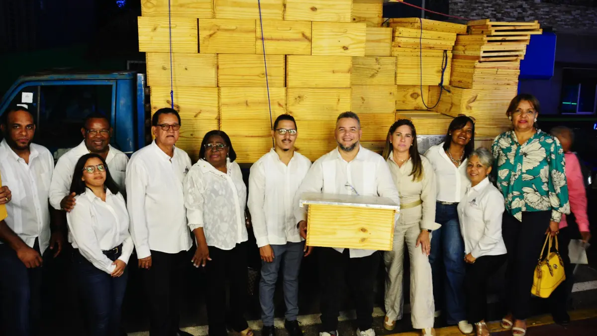 Feda fortalece la apicultura en Yuma con donación de cajas de abejas