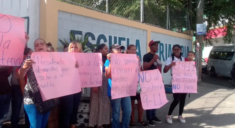 Exigen desinstalación de antena deteriorada en escuela de SDO