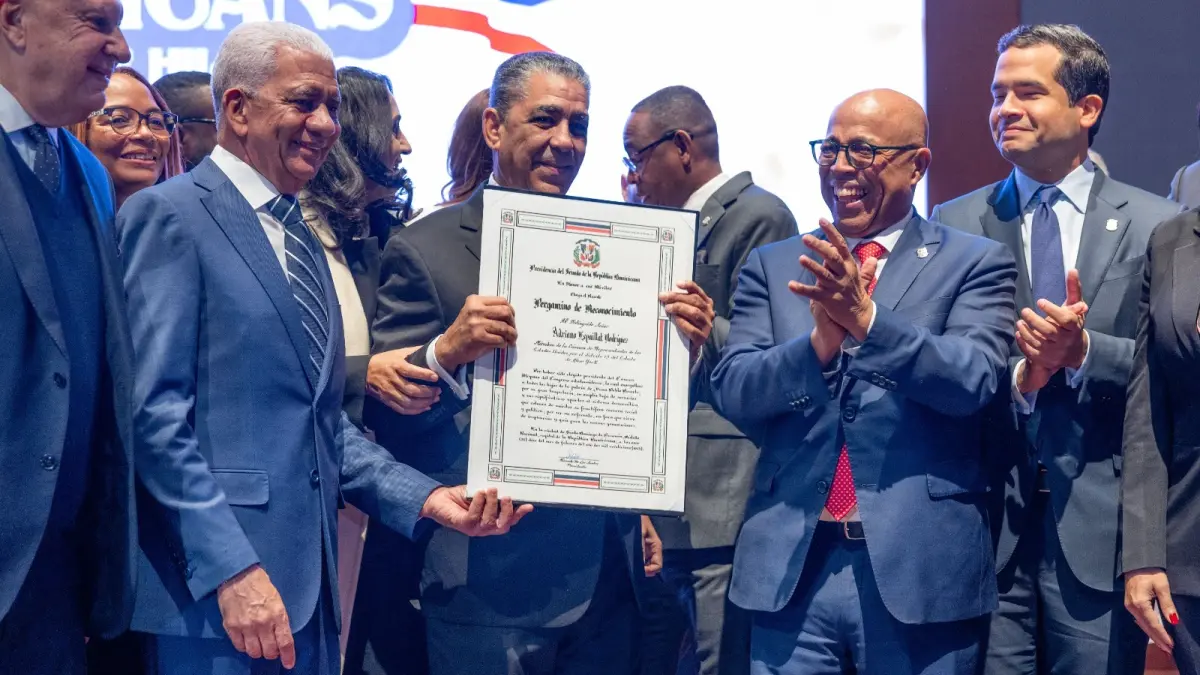 Reconocen al congresista Adriano Espaillat por su trayectoria y aportes al sistema democrático