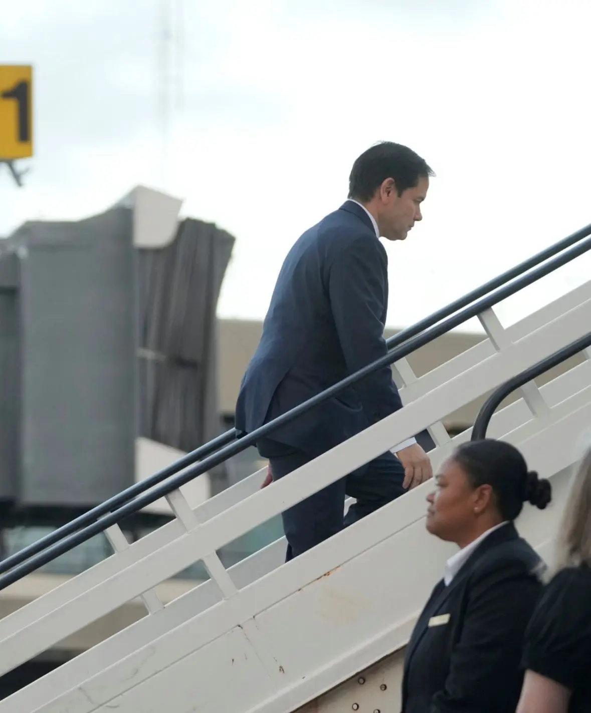 Marco Rubio deja RD tras reunión con Abinader y autoridades