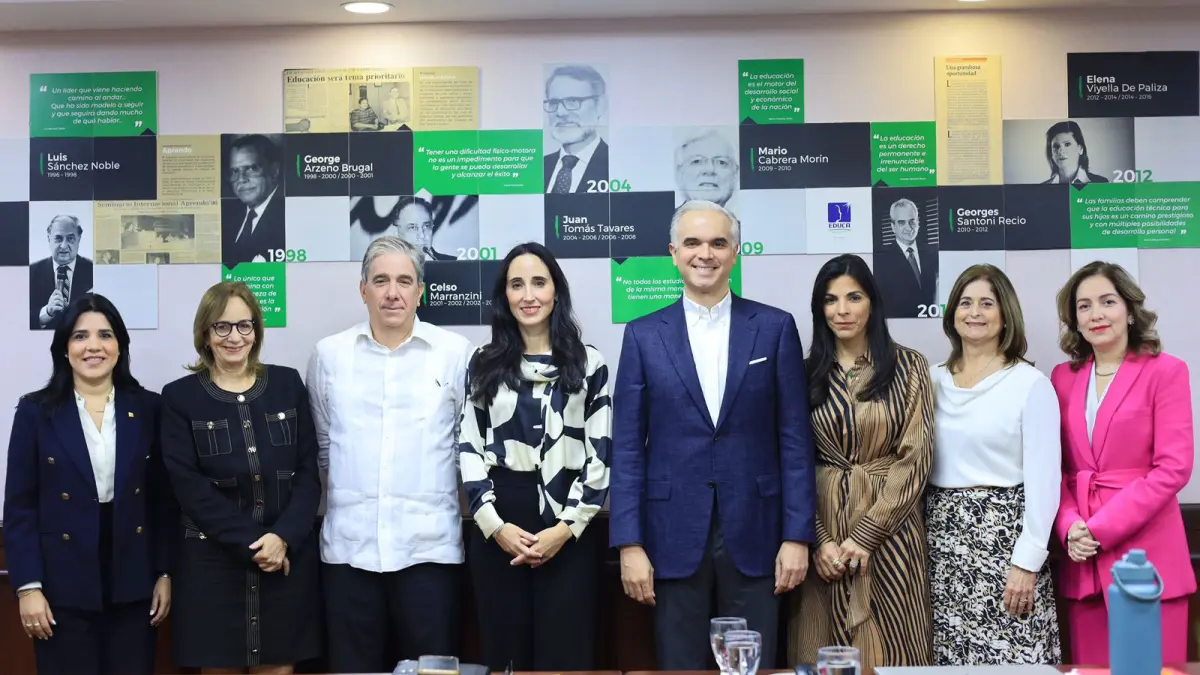 Luis Miguel De Camps se reúne con la junta directiva de EDUCA