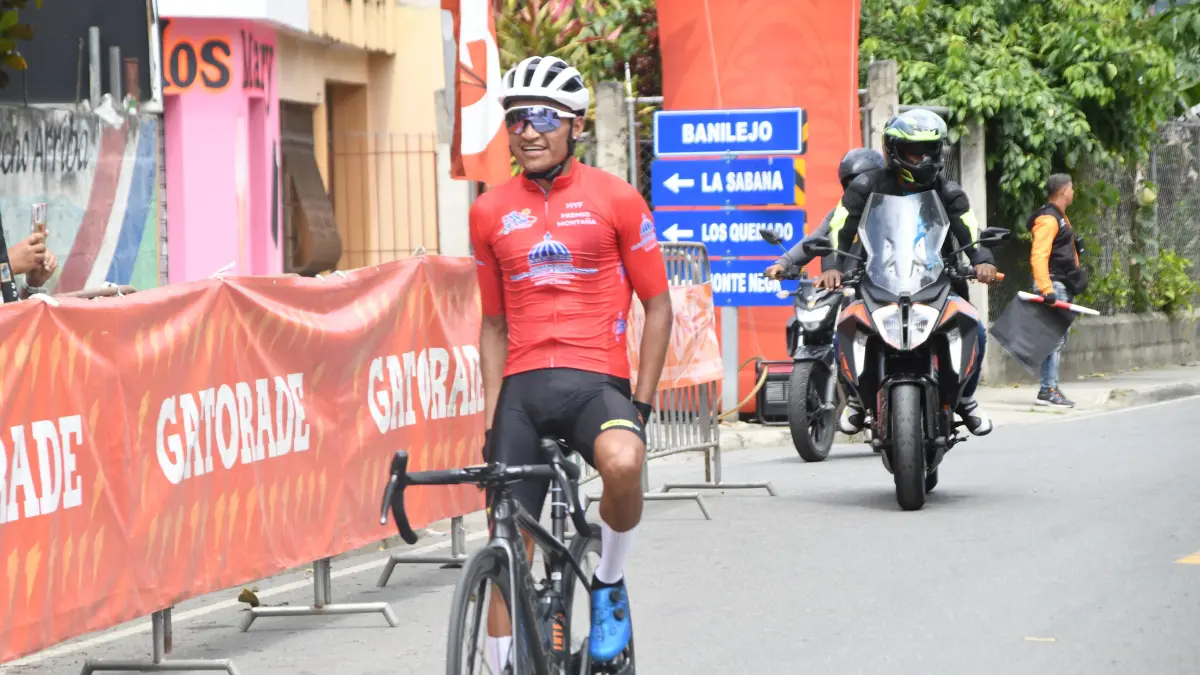 Yesid Pira gana la tercera etapa Vuelta Ciclística Independencia