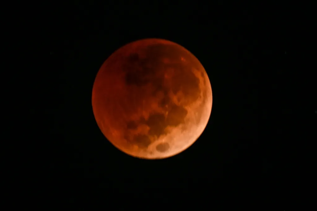 Luna de sangre: Eclipse lunar visible esta noche en el país
