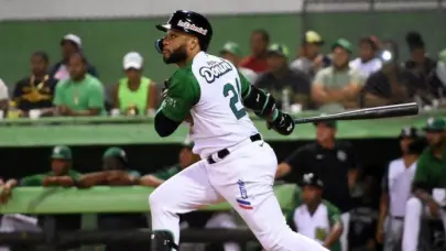Robinson Canó renueva su permanencia con las Estrellas
