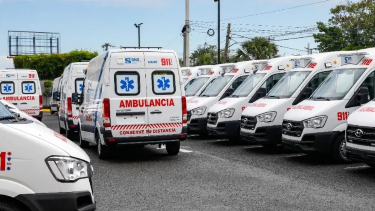 911 coordina asistencia tras deslizamiento e incendio de camión en La Vega