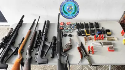 Apresan hombre con arma de fuego ilegal, municiones y equipos ilícitos en Barahona 
