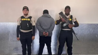 Arrestan en el AILA a un hombre que intentó viajar a Colombia con impedimento de salida 