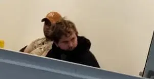 En el AILA: la última foto de Joshua Riibe antes de salir de RD