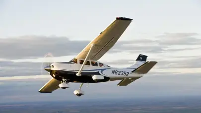 Rescatan con vida a un hombre y dos ni&ntilde;os, 12 horas despu&eacute;s de que su avioneta se estrellara en Alaska