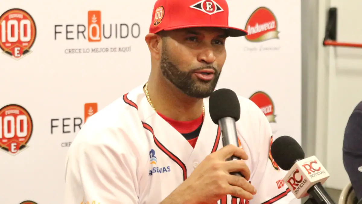 Albert Pujols deja su puesto como dirigente del Escogido