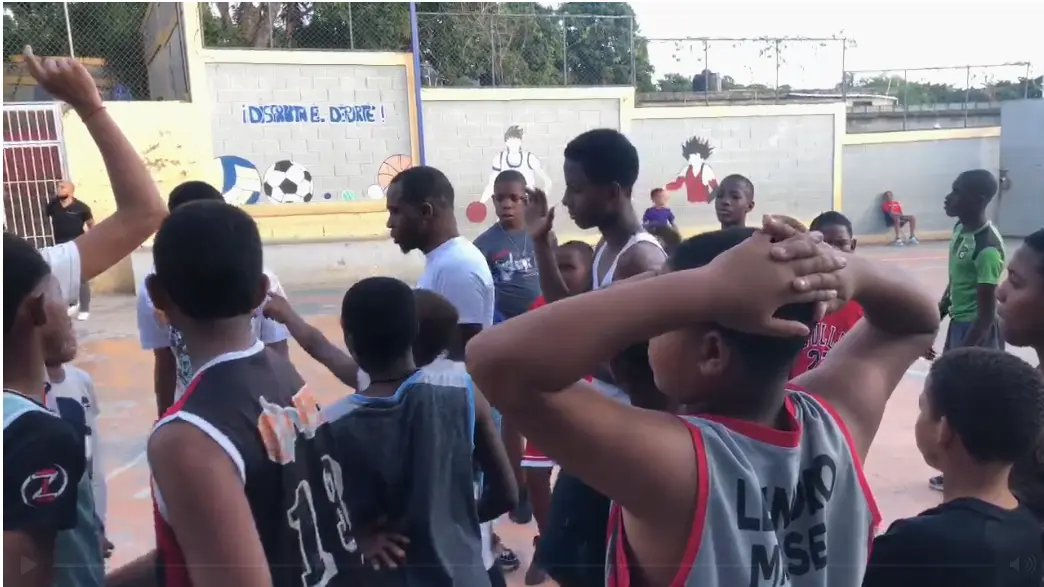 Residentes del Café de Herrera exigen la creación de una cancha