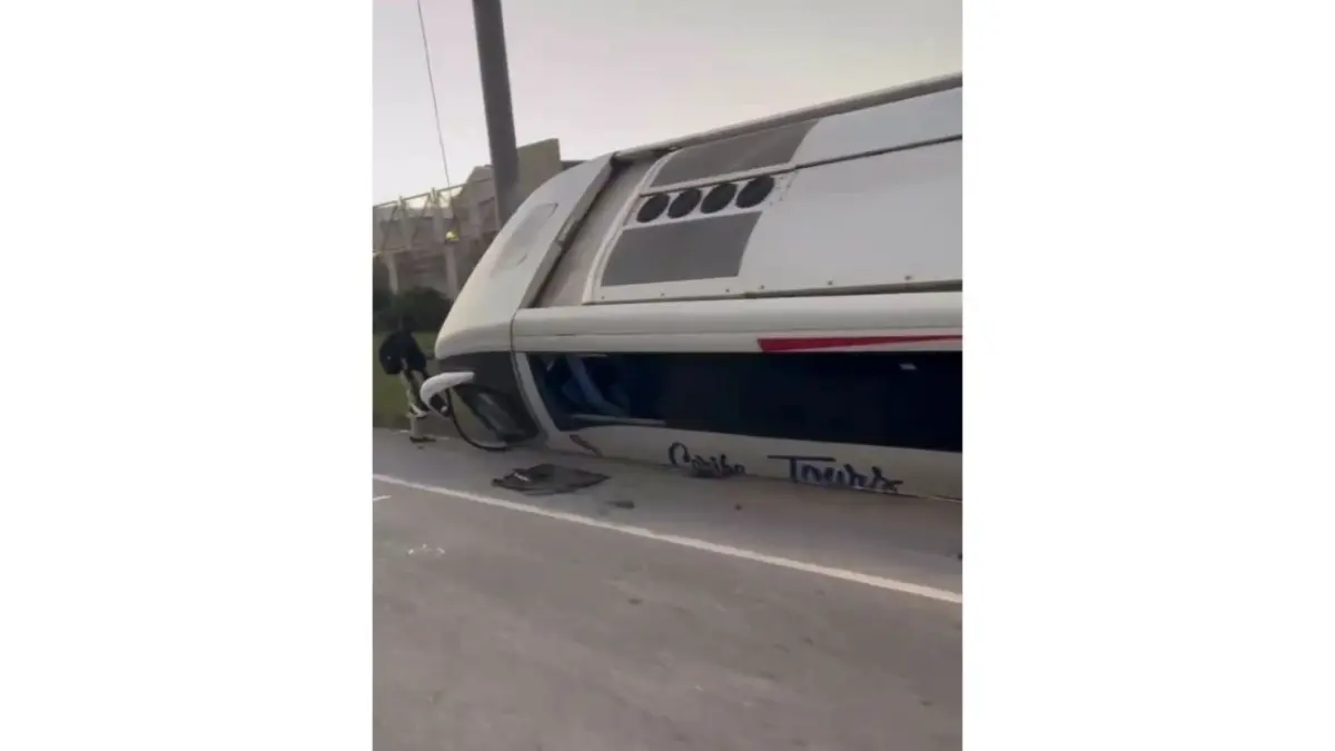 Reportan cuatro heridos en accidente en autopista 6 de Noviembre