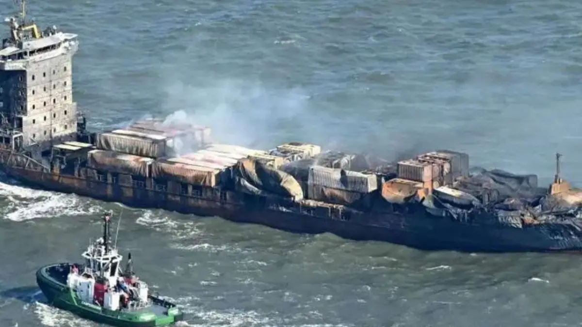 Greenpeace cree que se ha evitado el desastre medioambiental tras el choque de dos buques