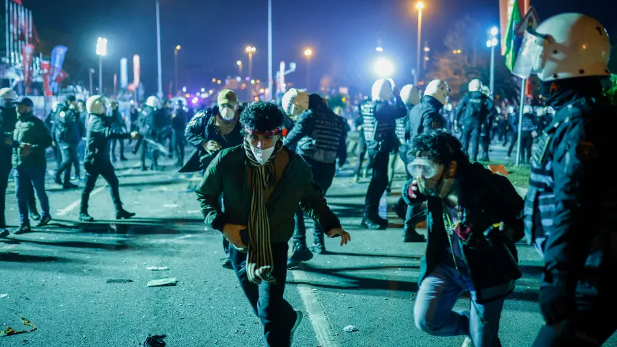 Más de 1.100 detenidos en Turquía en 5 días de protestas tras arresto de rival de Erdogan