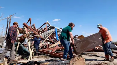 Alerta por mal clima en EE.UU. tras una serie de tornados, vientos e incendios forestales que dejaron 39 muertos