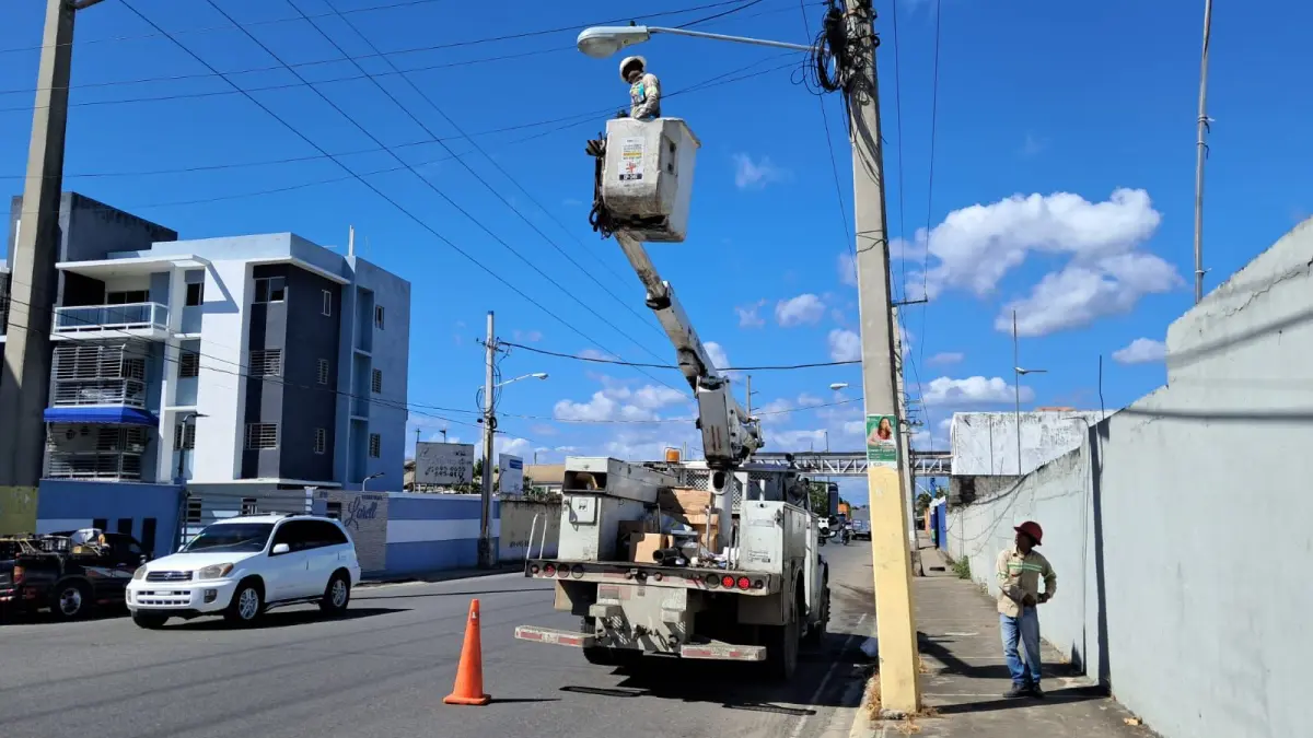 EDEEste fortalece iluminación en el Gran Santo Domingo con inversión superior a RD$1.7 millones