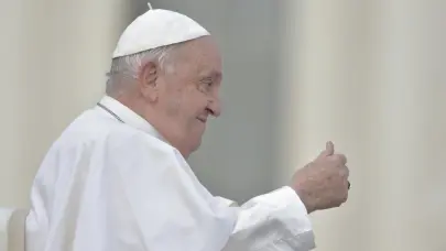 La salud del papa sigue mejorando y ya no necesita la ventilación mecánica por las noches