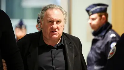 Gérard Depardieu niega las agresiones sexuales, pero hace cambios en su relato