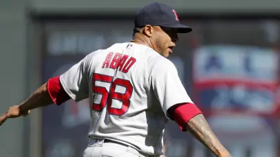 Leones del Escogido firman al cerrador Fernando Abad