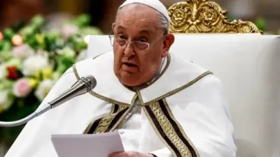 La radiografía de tórax del papa confirma su mejoría tras 27 días hospitalizado