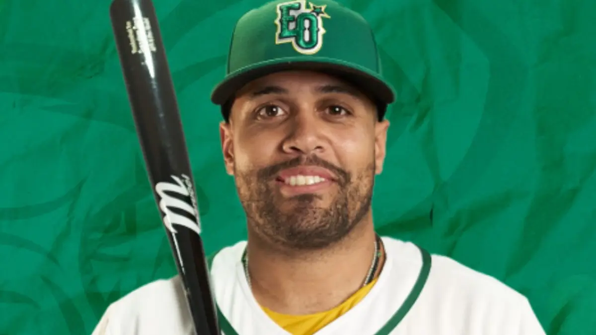 Estrellas firman a receptor Francisco Peña