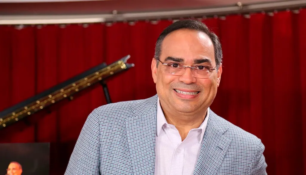 Gilberto Santa Rosa obtiene la nacionalidad dominicana