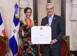 Abinader sobre Zoé Saldaña: “es un ejemplo de que los dominicanos sí podemos”