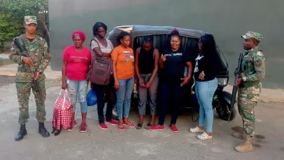 Abandonan dos moto-taxis con 12 haitianos indocumentados en Santiago Rodríguez